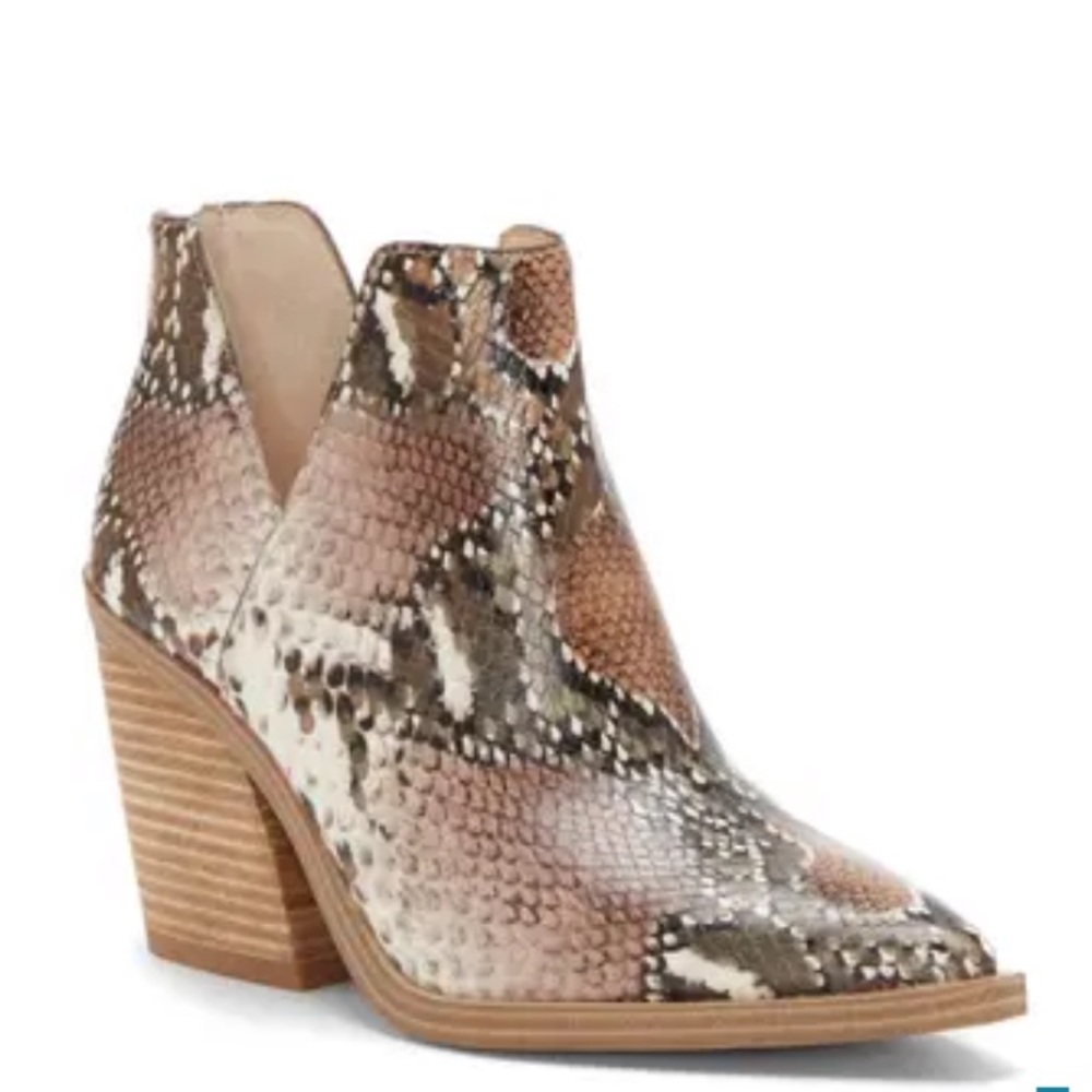 NWOT Vince Camuto Gigietta Bootie